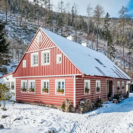 別荘 Charming Mountain & Wellness By Interhome Horní Maršov